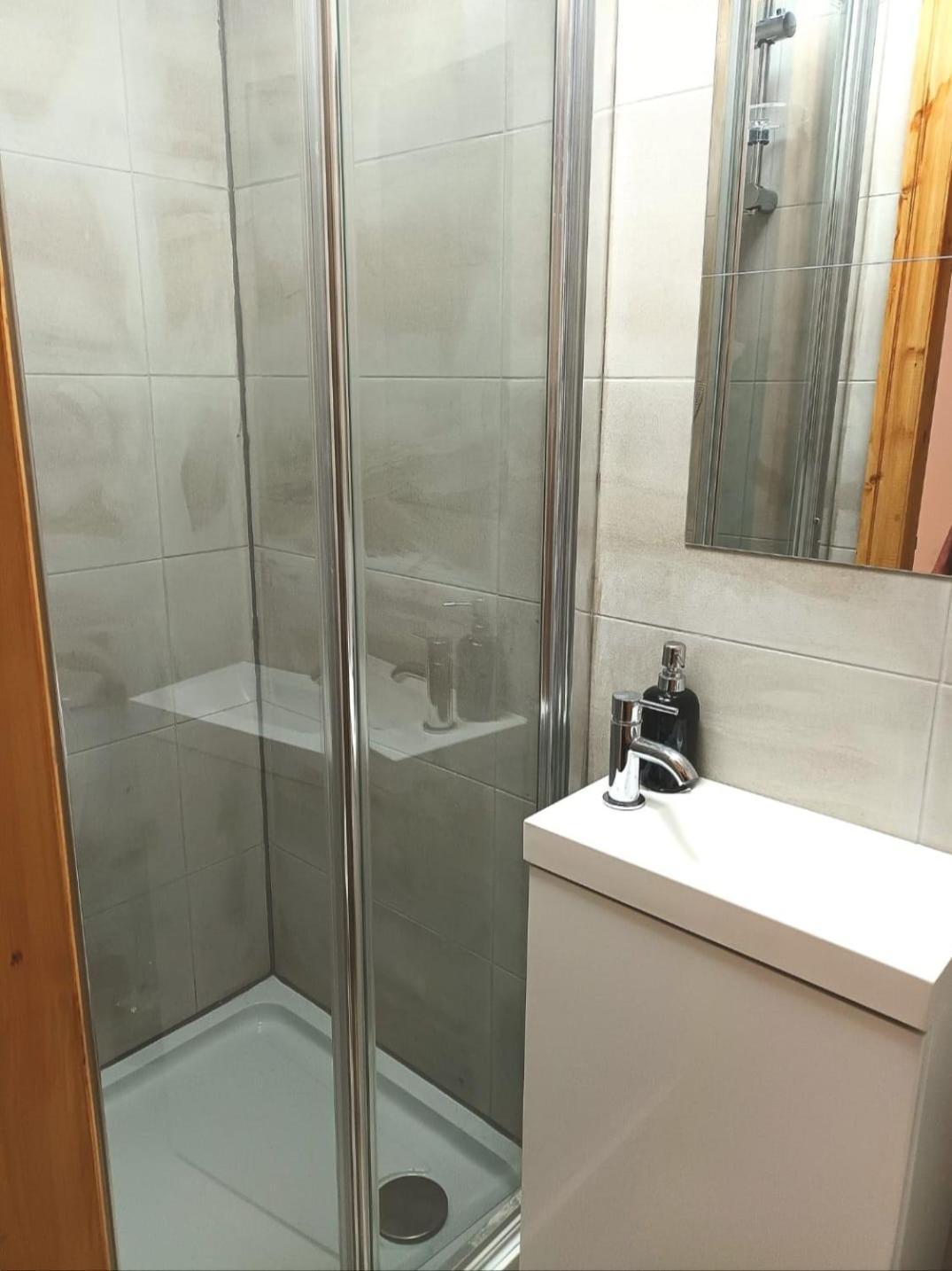 Rooms In Manchester 6 Minutes Drive To Victoria Station Екстер'єр фото