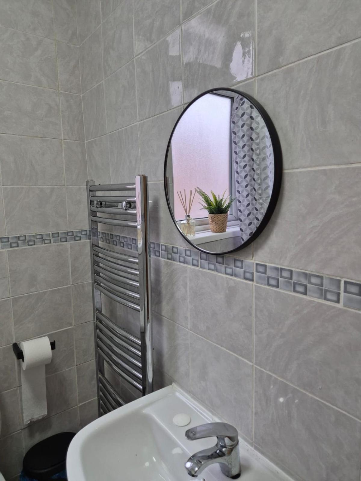 Rooms In Manchester 6 Minutes Drive To Victoria Station Екстер'єр фото