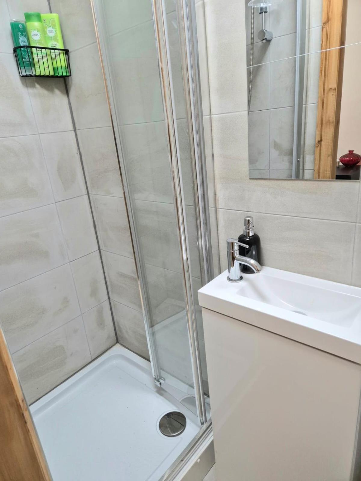 Rooms In Manchester 6 Minutes Drive To Victoria Station Екстер'єр фото