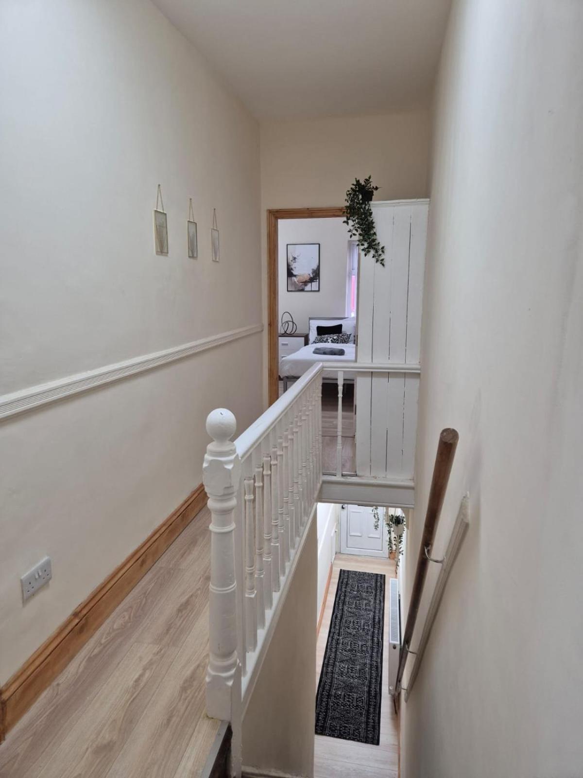 Rooms In Manchester 6 Minutes Drive To Victoria Station Екстер'єр фото