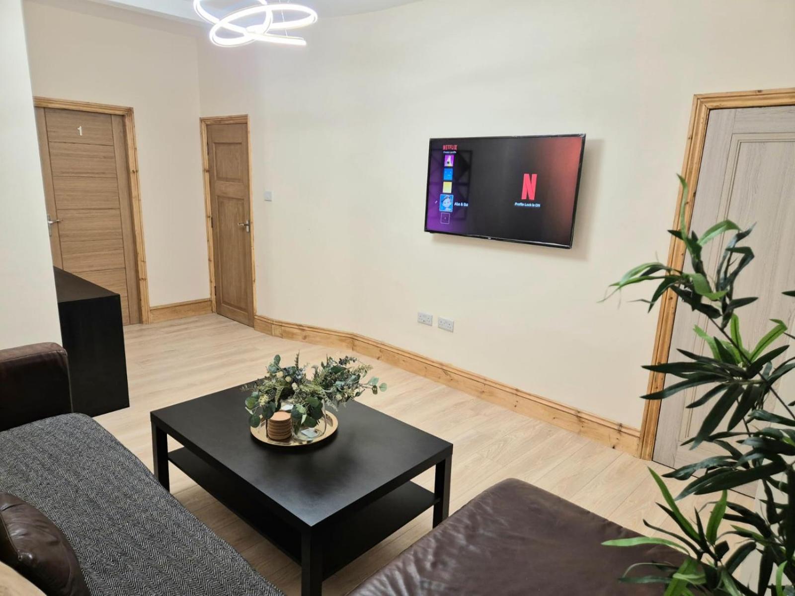 Rooms In Manchester 6 Minutes Drive To Victoria Station Екстер'єр фото