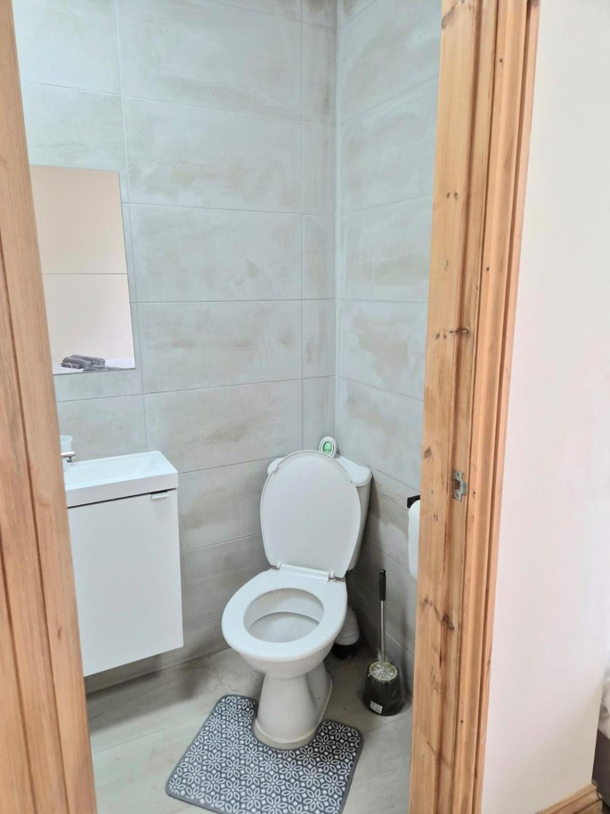 Rooms In Manchester 6 Minutes Drive To Victoria Station Екстер'єр фото