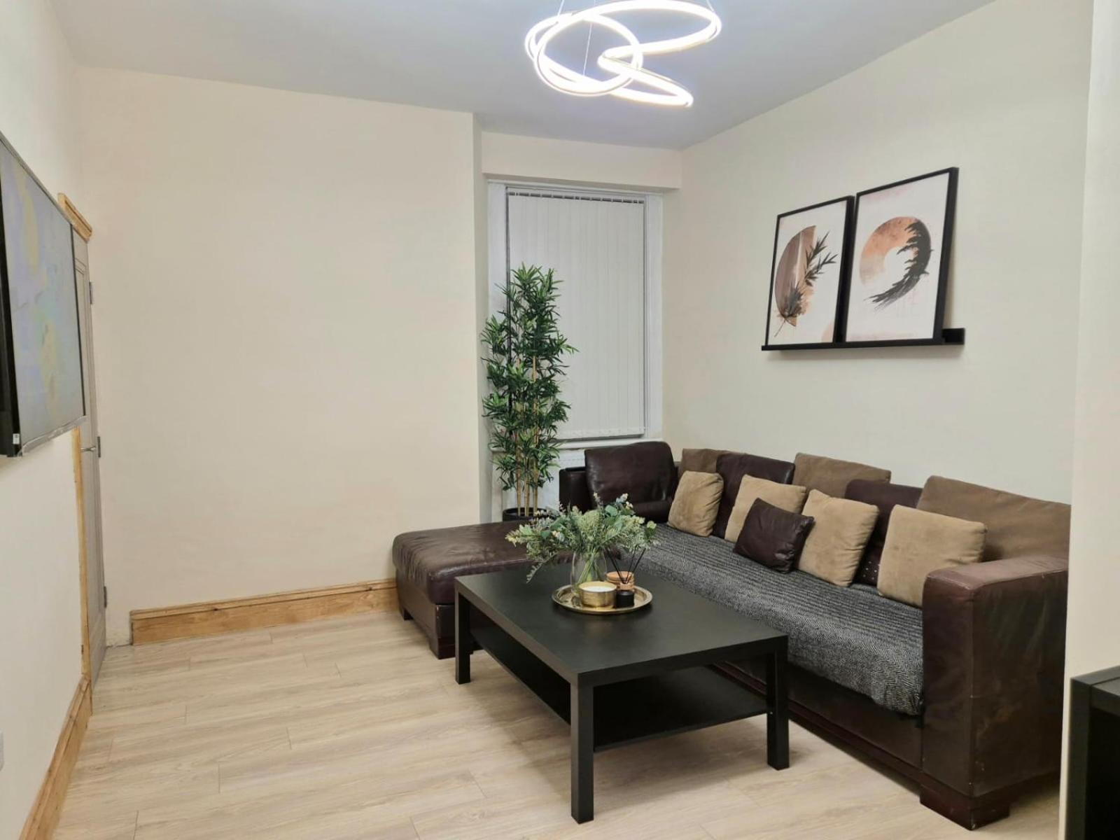 Rooms In Manchester 6 Minutes Drive To Victoria Station Екстер'єр фото
