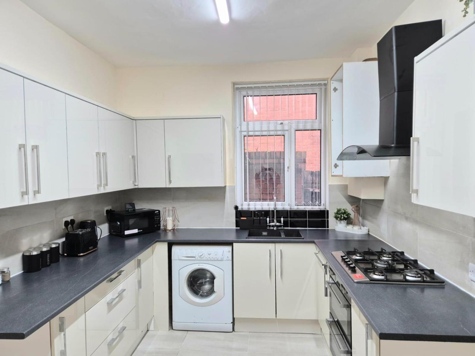 Rooms In Manchester 6 Minutes Drive To Victoria Station Екстер'єр фото