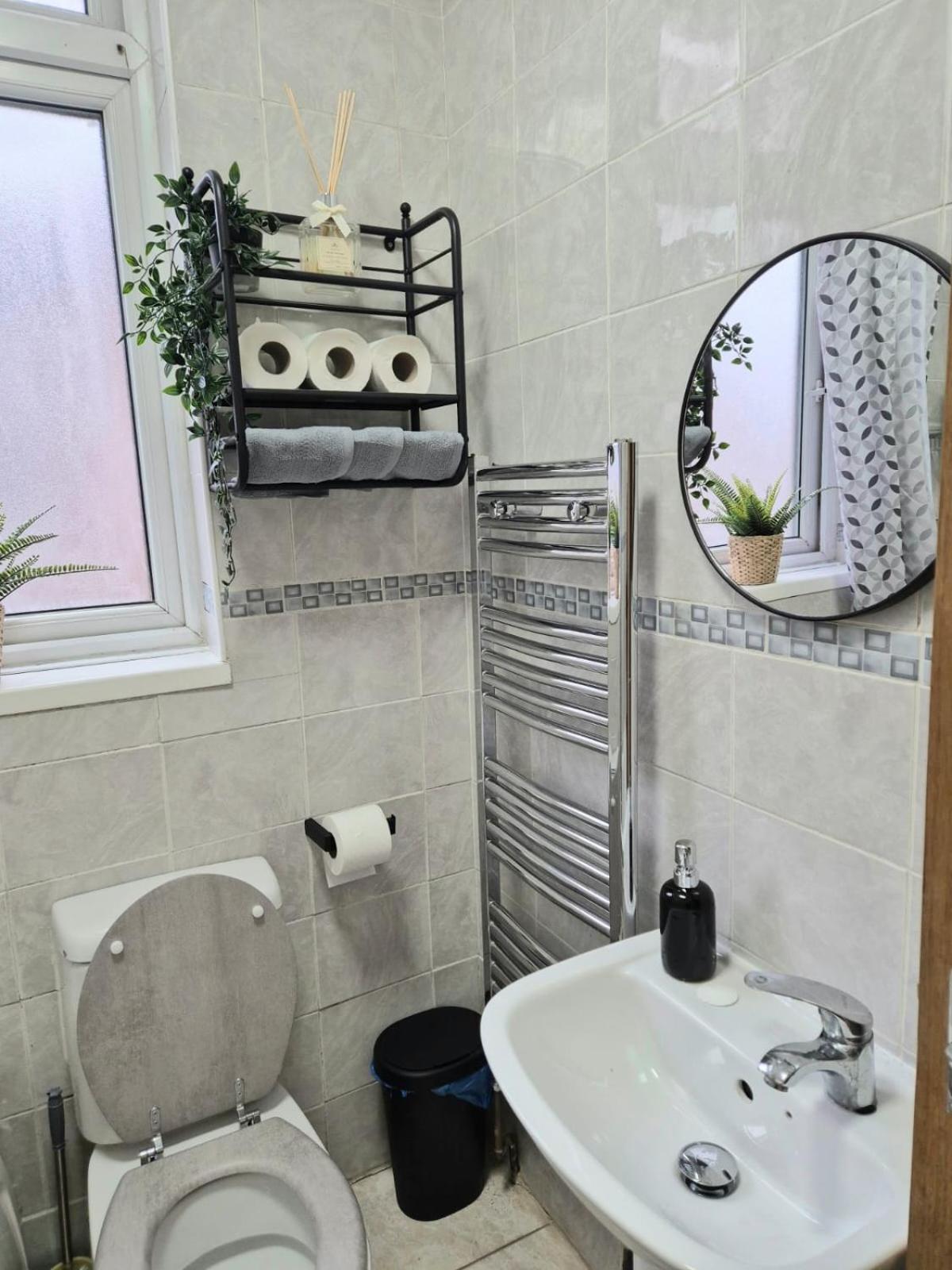 Rooms In Manchester 6 Minutes Drive To Victoria Station Екстер'єр фото