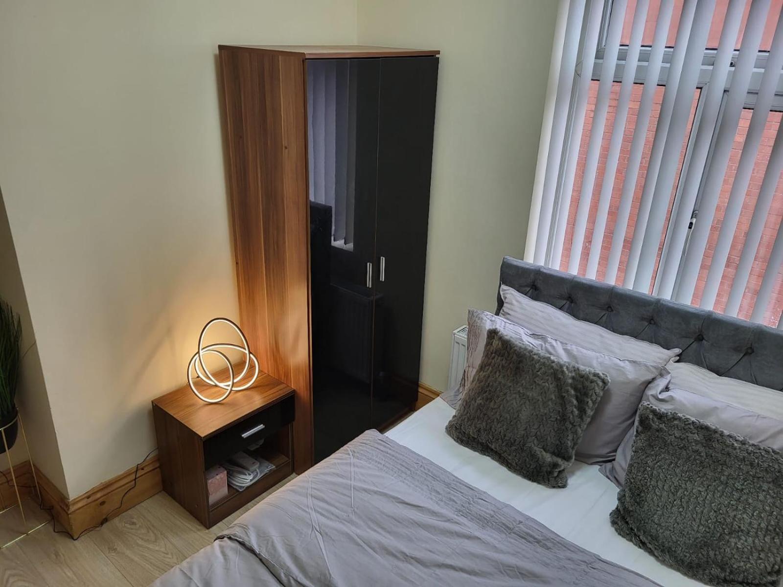 Rooms In Manchester 6 Minutes Drive To Victoria Station Екстер'єр фото