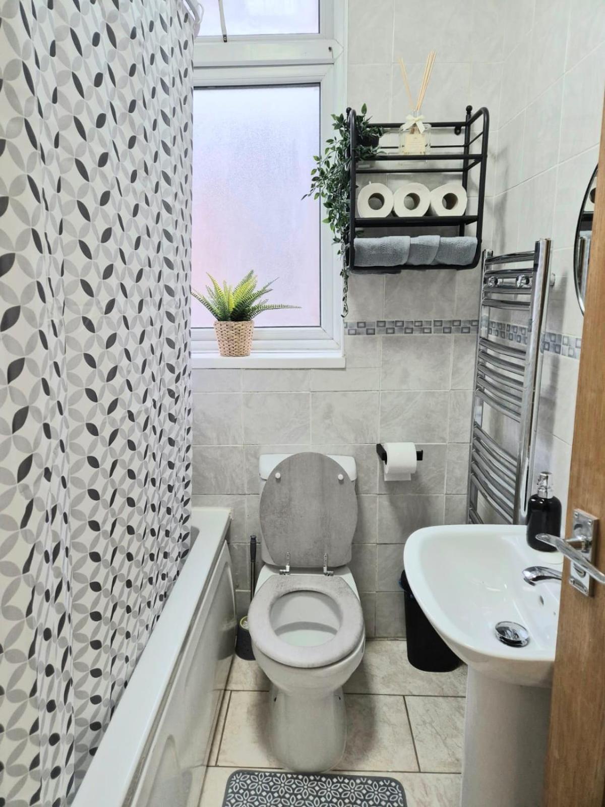 Rooms In Manchester 6 Minutes Drive To Victoria Station Екстер'єр фото