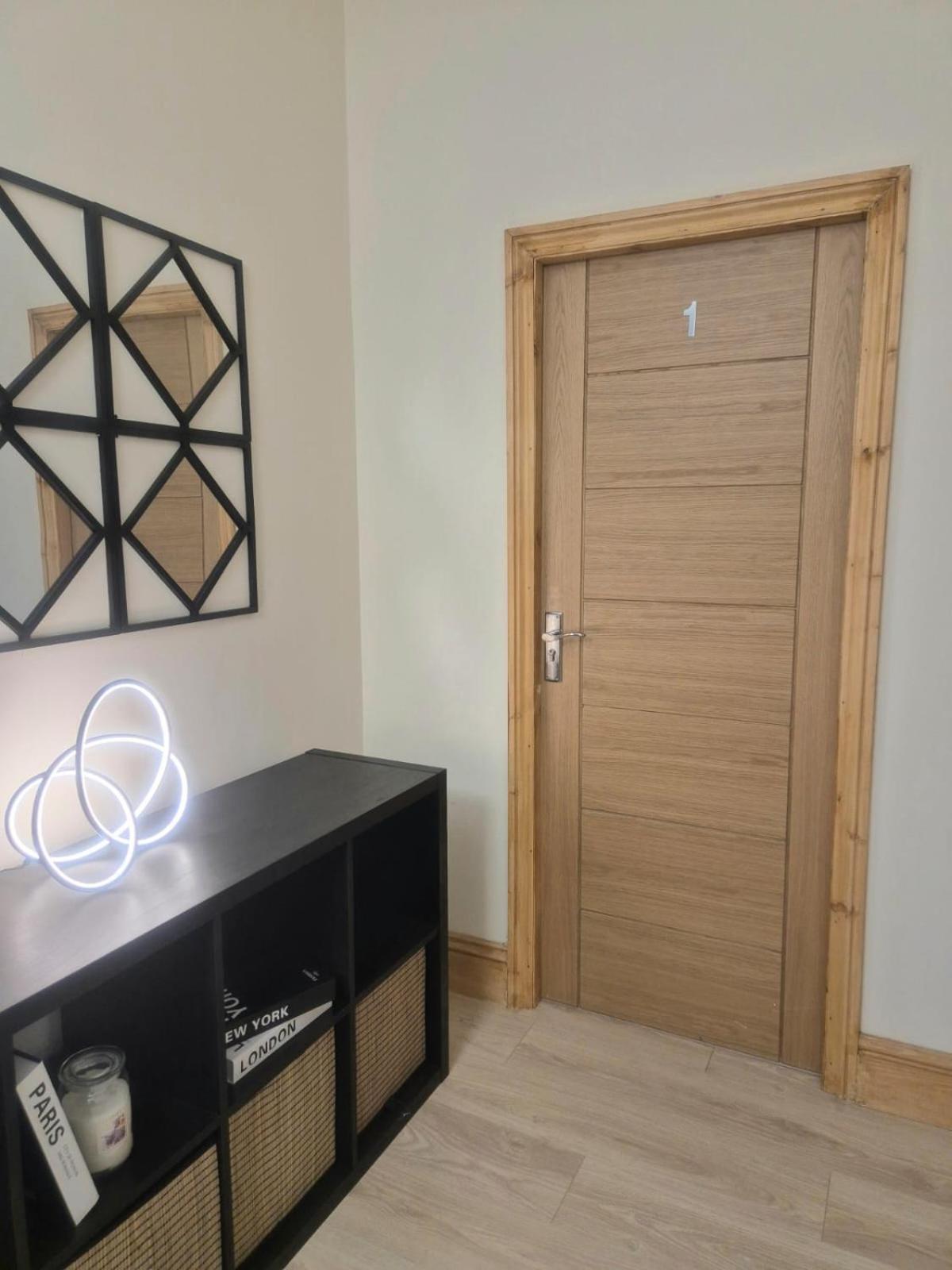 Rooms In Manchester 6 Minutes Drive To Victoria Station Екстер'єр фото