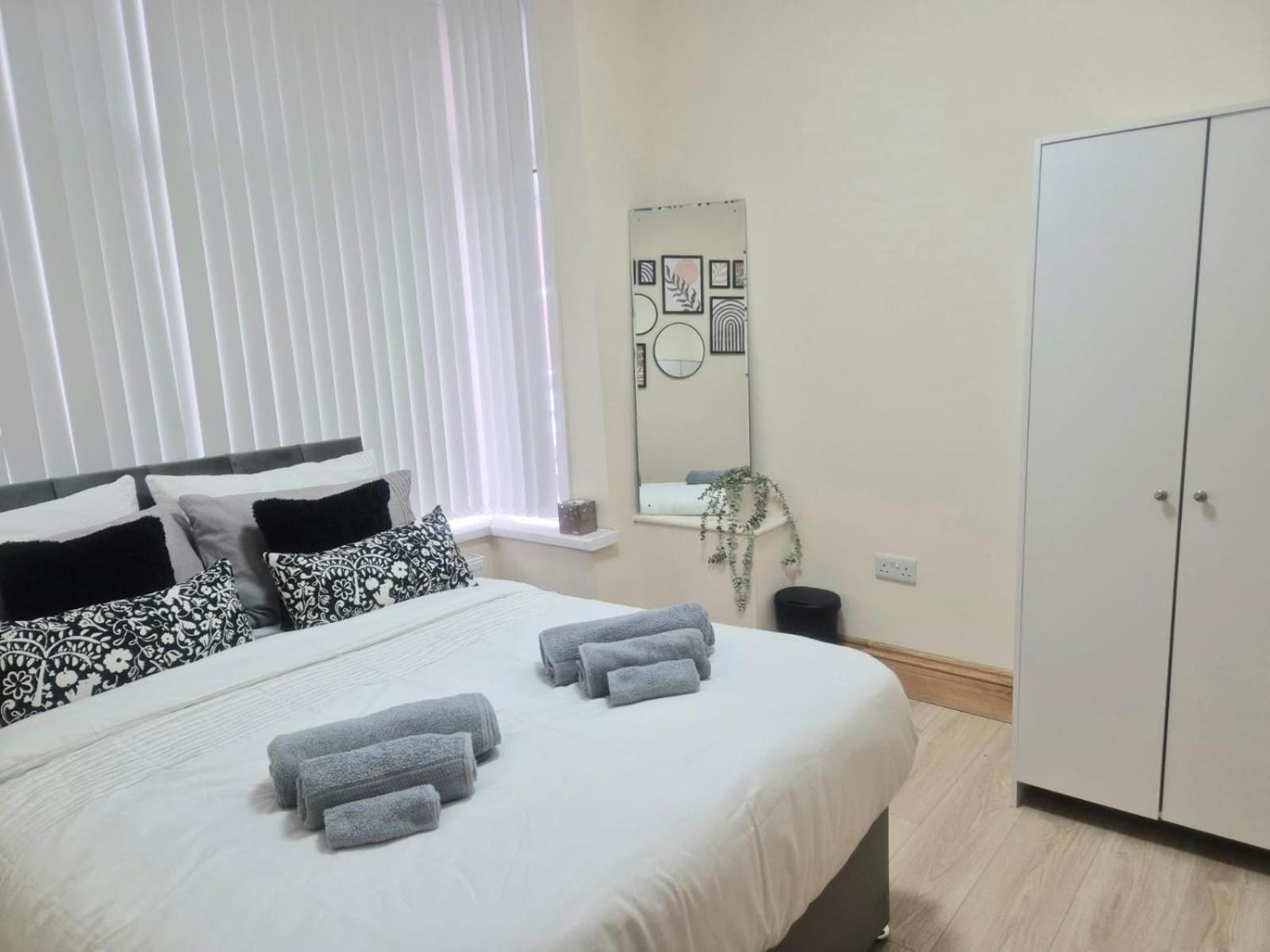 Rooms In Manchester 6 Minutes Drive To Victoria Station Екстер'єр фото