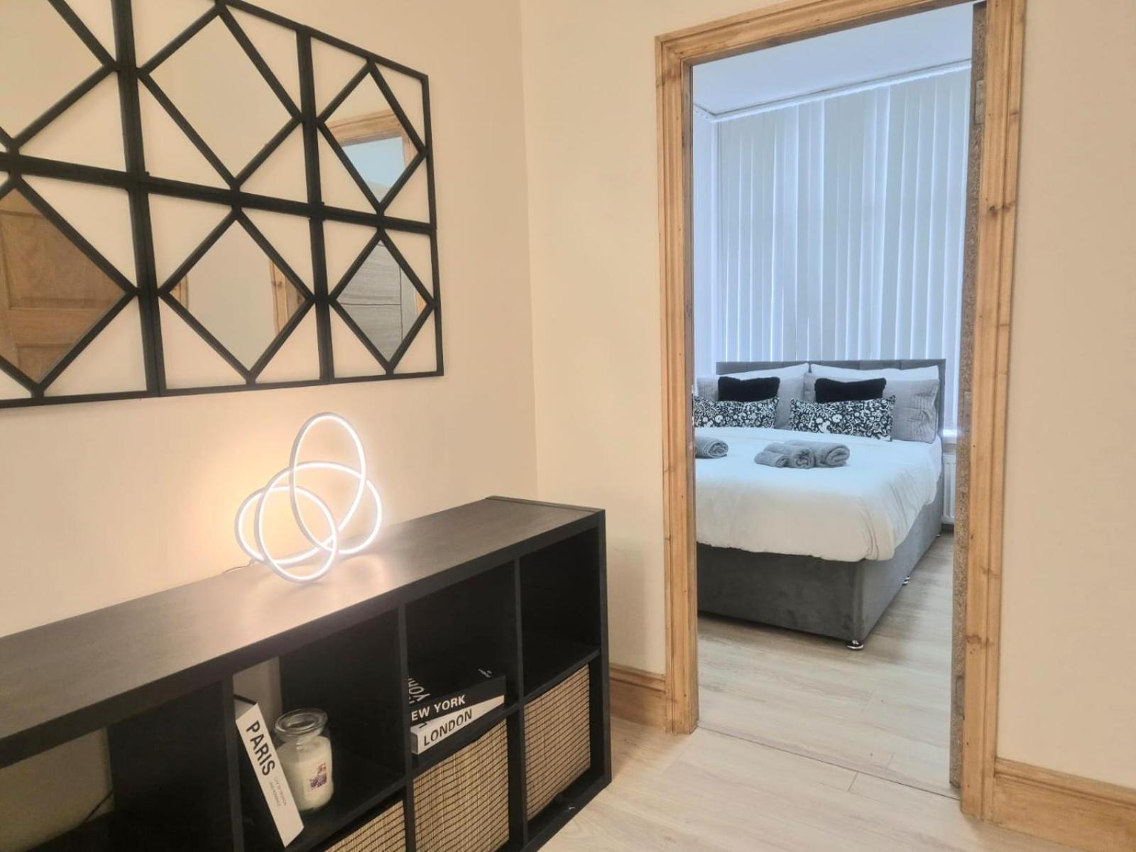 Rooms In Manchester 6 Minutes Drive To Victoria Station Екстер'єр фото